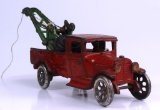 VINTAGE ARCADE CAST IRON FORD MODEL T WRECKER TOW TRUCK