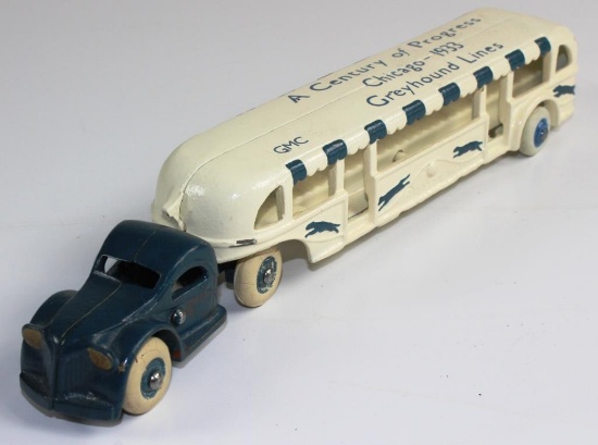 VINTAGE ARCADE CAST IRON GREYHOUND LINES CHICAGO 1933 BUS / TRAM