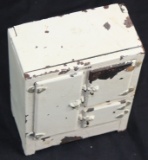 VINTAGE ARCADE CAST IRON DOLLHOUSE / SAMPLE ICE BOX
