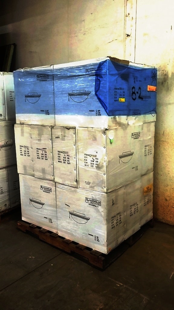 Lot Pallet Of 18 Bo New Royal Pacific Lighting Fixtures Lot Pallet Of 18 Bo New Royal Pacific Lighting Fixtures