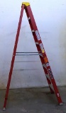 LOUISVILLE 8FT RED FIBERGLASS LADDER