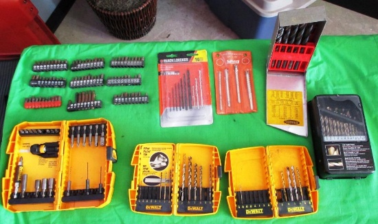 LARGE LOT OF SCREWDRIVER BITS AND DRILL BITS