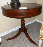 ROUND LEATHER INLAY PEDESTAL TABLE