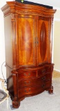 WOOD WARDROBE / MEDIA CENTER