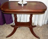 VINTAGE WOOD PEDESTAL SIDE TABLE