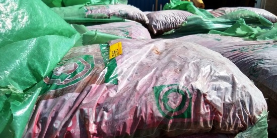 PALLET OF APPROX. 60 BAGS OF EARTHGRO RED MULCH