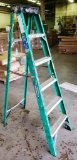 GOOD USED GREEN WERNER 6FT FIBERGLASS LADDER