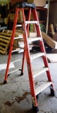 GOOD USED ORANGE WERNER 6FT FIBERGLASS LADDER