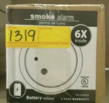 6 NEW SMOKE ALARMS - BATTERY INCLUDED