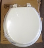 LOT OF 24 NEW MAINTENANCE WAREHOUSE 568501 MOLDED WOOD TOILET SEAT ROUND WHITE (4 BOXES WITH 6 PER/B