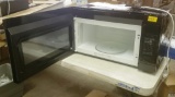 NEW AMANA MICROWAVE OVEN - DAMAGED IN SHIPPING