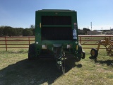 John Deere 568 Round Baler