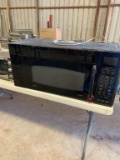 Spacemaker Microwave Oven