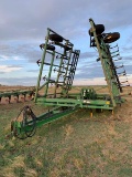 John Deere 680 Dragtype Chisel Plow