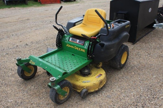 John Deere Z225 Zero Turn Mower