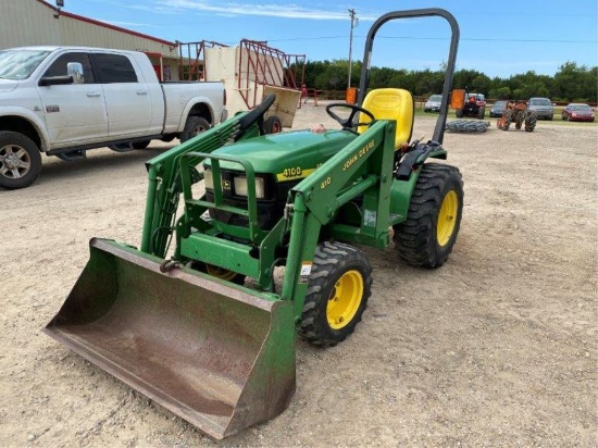 John Deere 4100 w/410 Loader