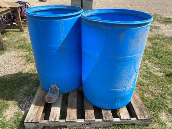 2pc 55gal Drums w/Automatic Water Spouts