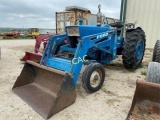 Ford 4000 Tractor w/7209 Loader