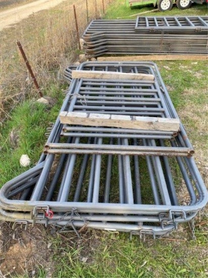 6pc 10' Prefiert Cattle Panels w/2 gates