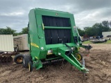 John Deere 567 Round Baler