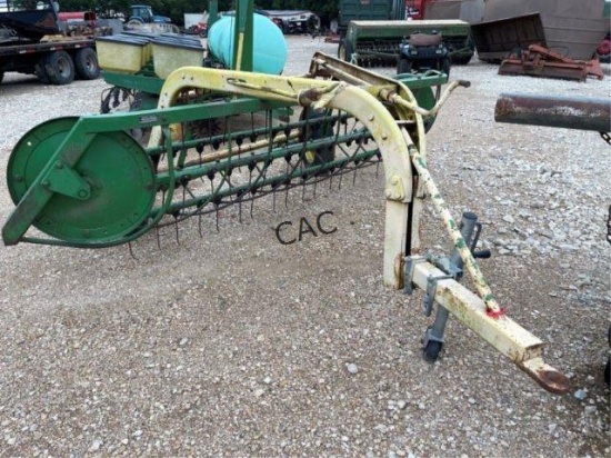 John Deere Rake