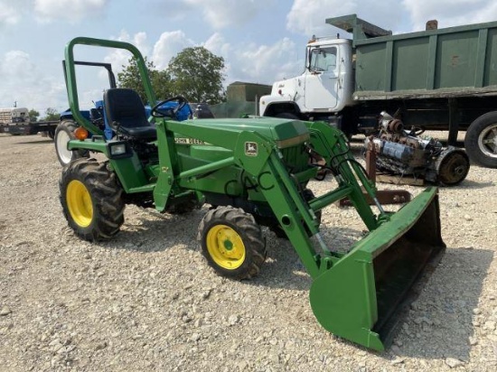 John Deere 855 w/JD52 Loader 4x4