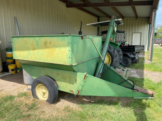 John Deere Grain Wagon W/Hydraulic Auger