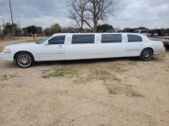 2005 Lincoln Town Car Stretch Limo