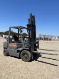 Komatsu 2500 Forklift with Side shift