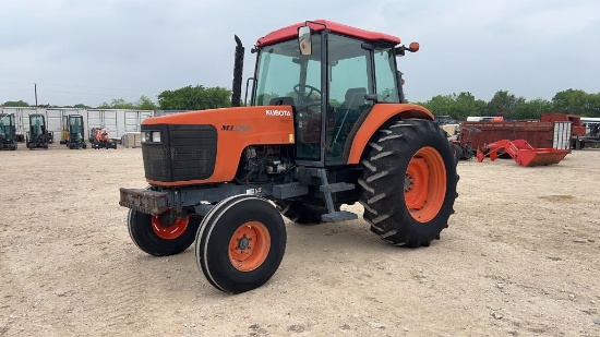 Kubota M105S Cab/Air 2WD Tractor 4240hrs