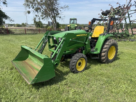 John Deere 3025E HST 4WD