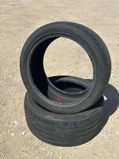 Lot of 2 Landsail Tires 305/40R22