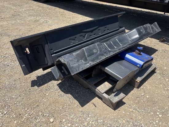 (2)Nissan Titan Tool Box & 5th Wheel Hitch