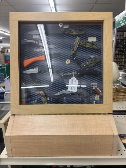 Knife Display with 19 Assorted Knives