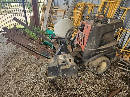 Ditch Witch RT230 Trencher