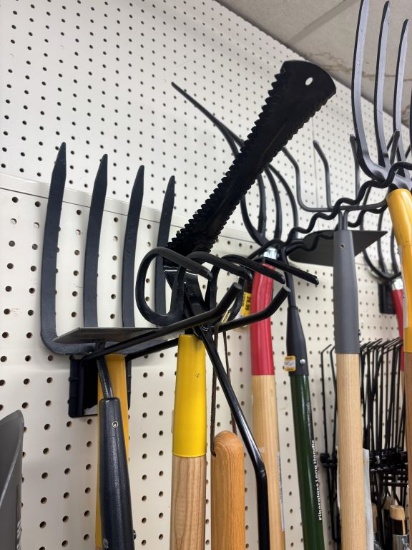 Lot of 5 NEW Gardening Tools