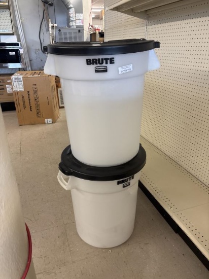 Lot of 2 NEW Brute Feed and Seed Cans w/Tops