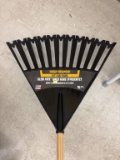 NEW True Temper Poly Leaf Rake