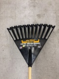 NEW True Temper Poly Leaf Rake
