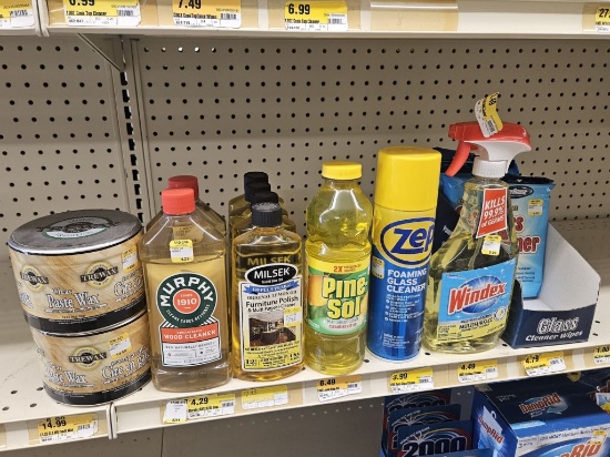 Shelf Lot of Cleaning Supplies