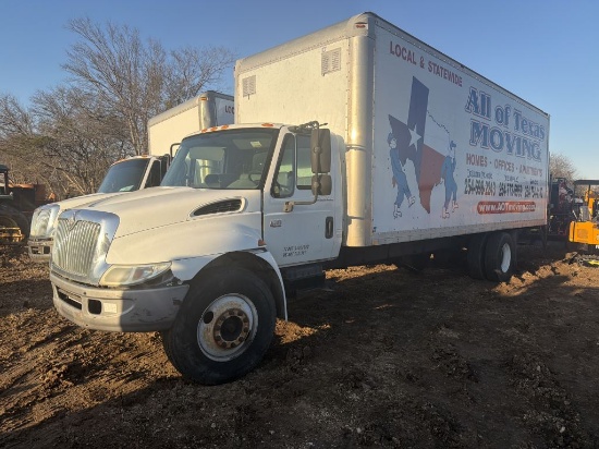 *2006 International 4300 Box Truck (NON-RUNNING)