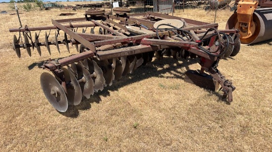 12' Pull-Type Tandem Disc w/Hydraulic Lift