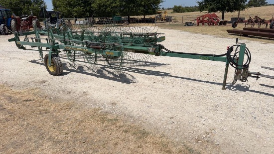 John Deere 704 Hay Rake 10 Wheel