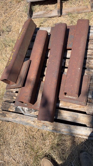 2 Pallets Metal Building Material Base & Flat Iron