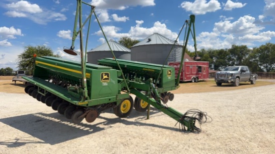 John Deere 455 Fold Grain Drill w/Small Grain Box