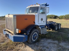 *1989 Peterbilt Semi Truck