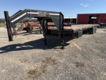 32ft Flatbed Goodeneck Trailer w/Dovetail