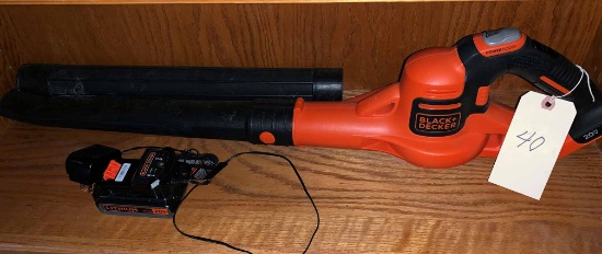 BLACK & DECKER 20V Blower w/ Battery & Charger