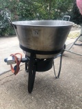Propane burner with large pot