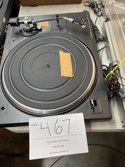 Hitachi Belt Drive Turntable HT-320